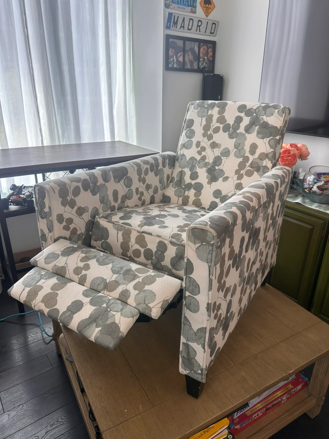 Recliner Armchair with Eucalyptus Leaf Print - photo 2