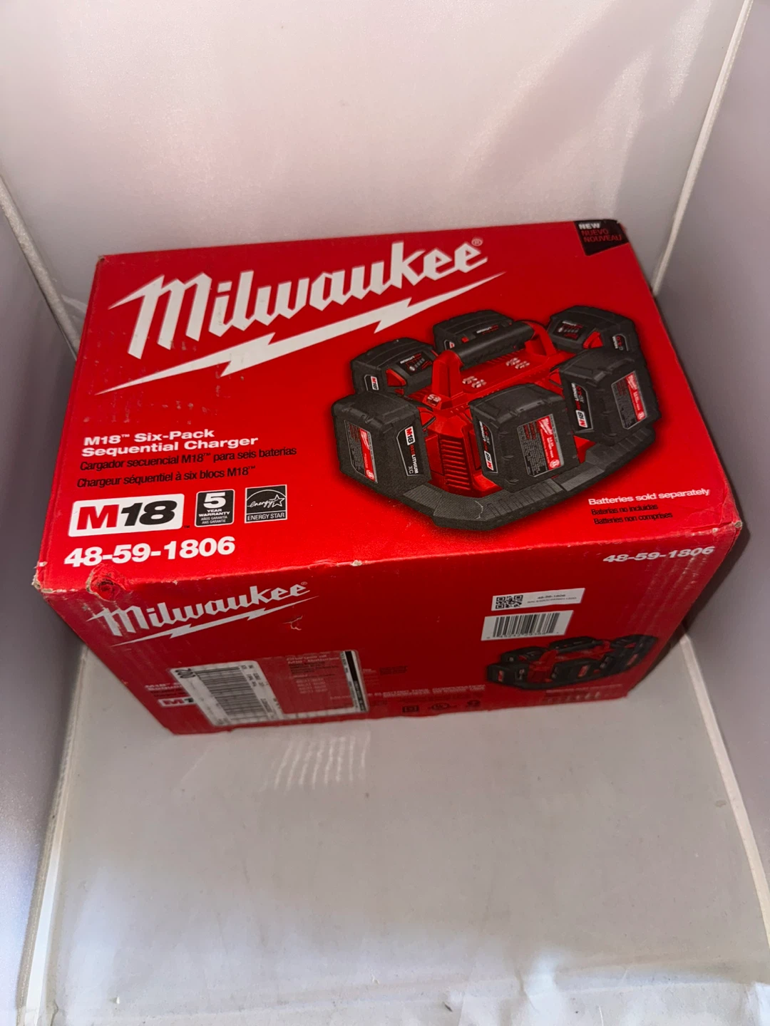 Milwaukee M18 Six-Pack Sequential Fast Charger 48-59-1806