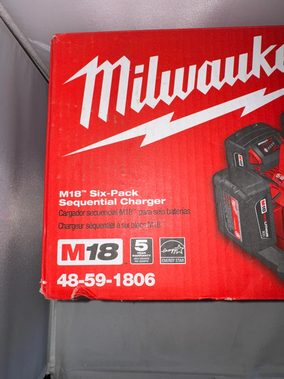 Milwaukee M18 Six-Pack Sequential Fast Charger 48-59-1806 - photo 2