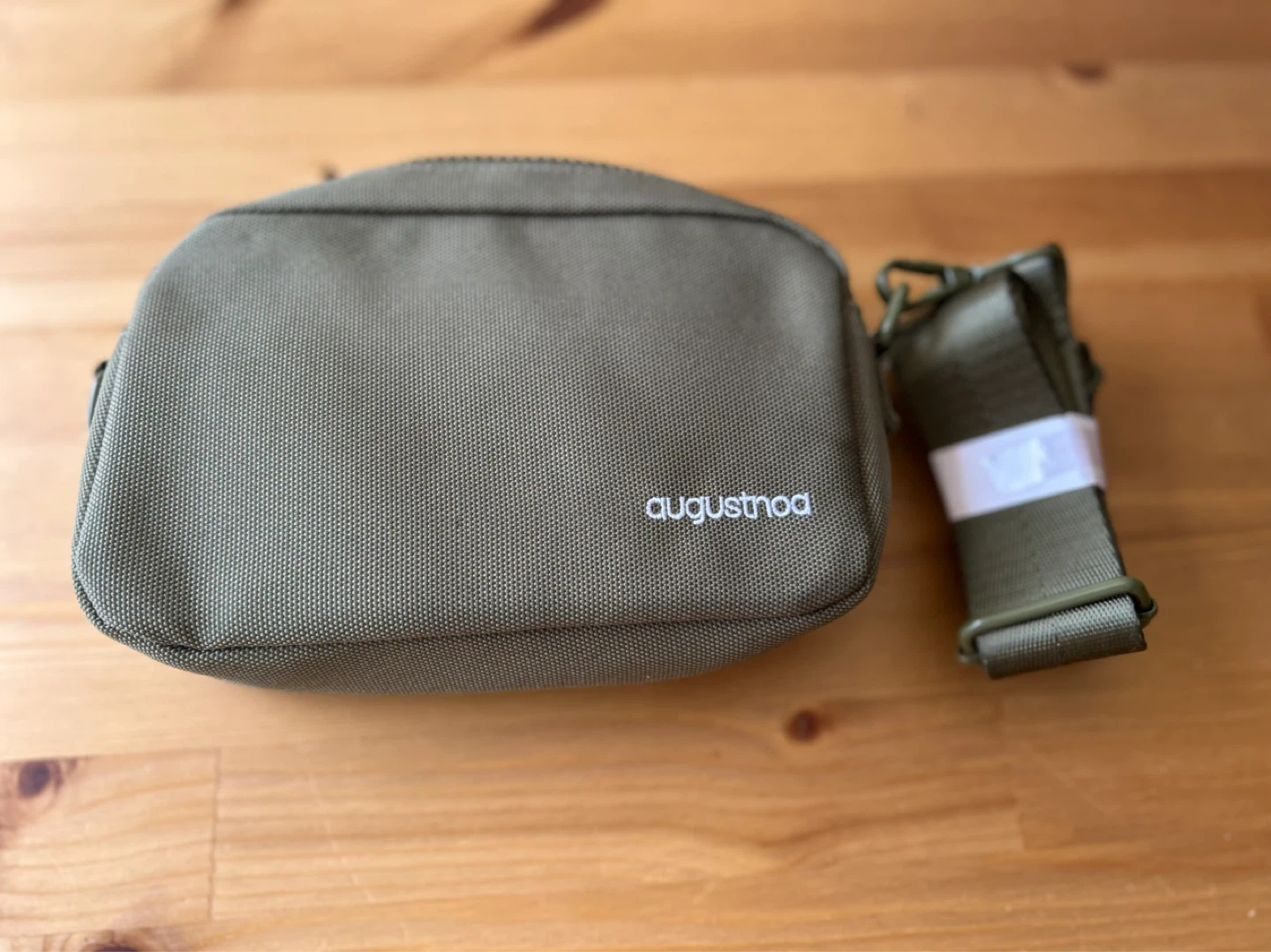 Augustnoa Green Crossbody Bag