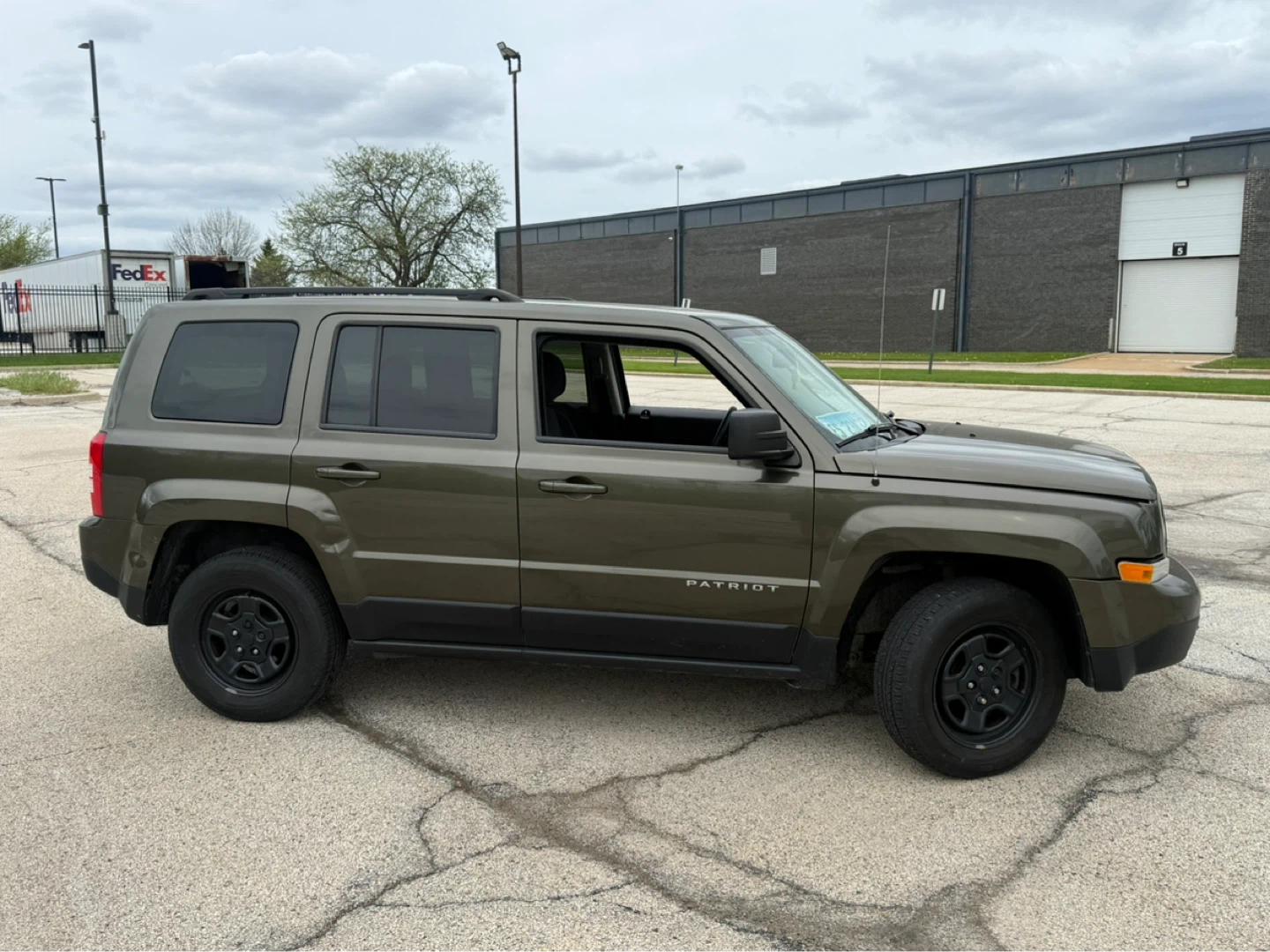 Jeep Patriot SUV - photo 3