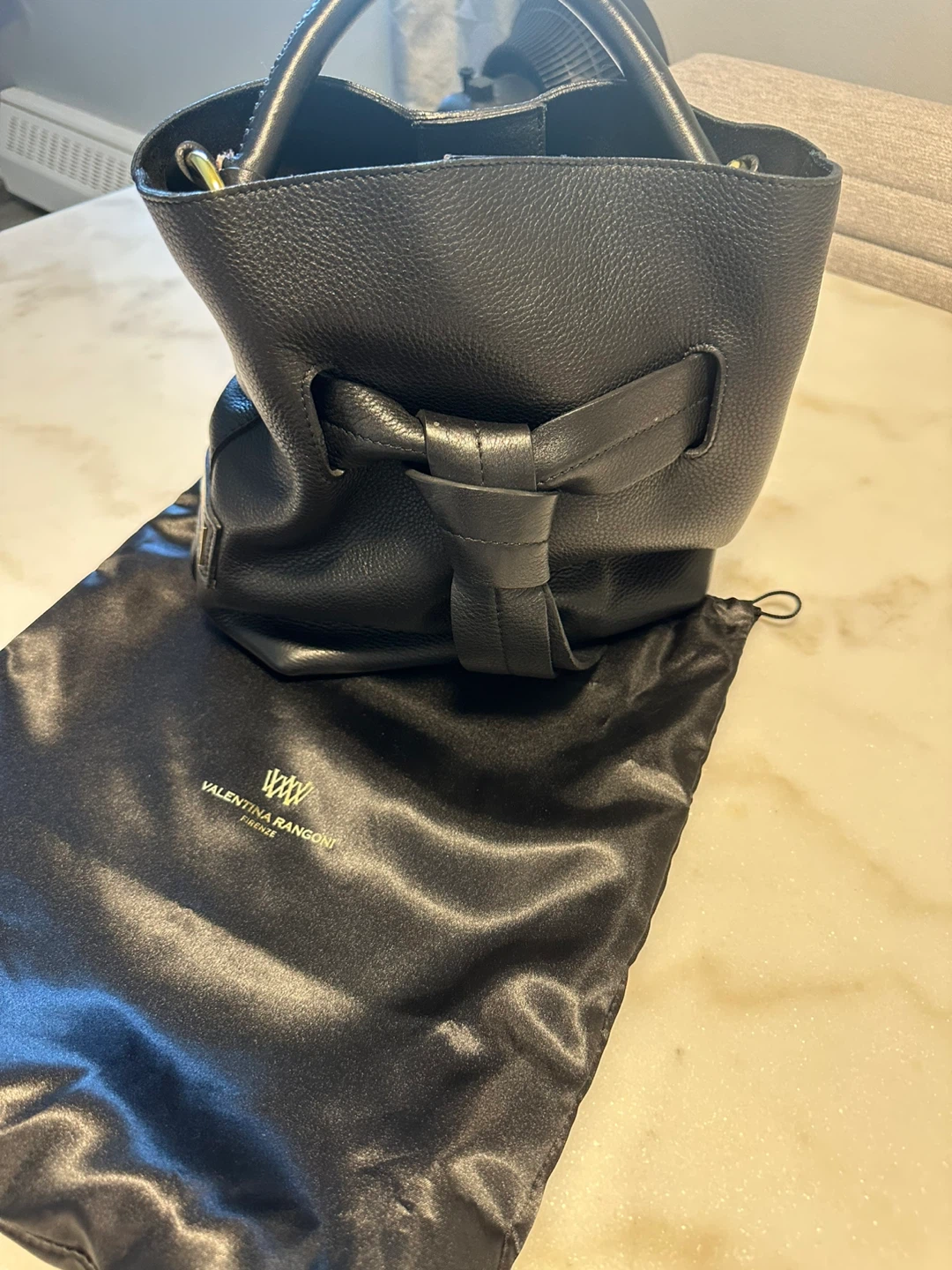 Valentino Garavani Black Leather Bucket Bag - photo 4