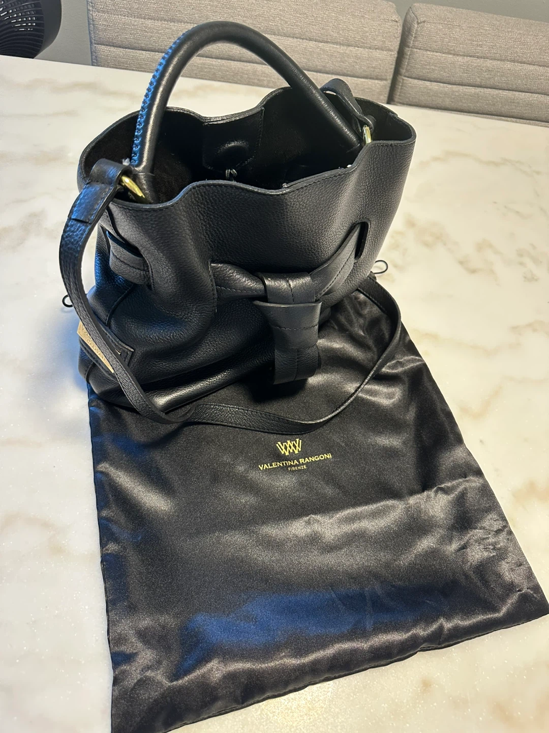 Valentino Garavani Black Leather Bucket Bag - photo 3