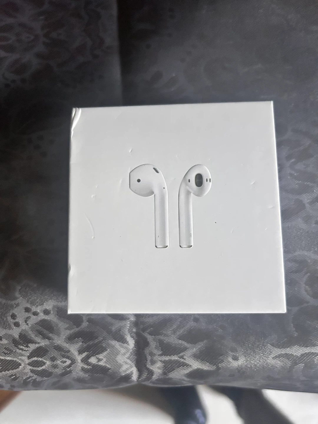 Apple AirPods (2nd Generation) Charging Case - photo 2