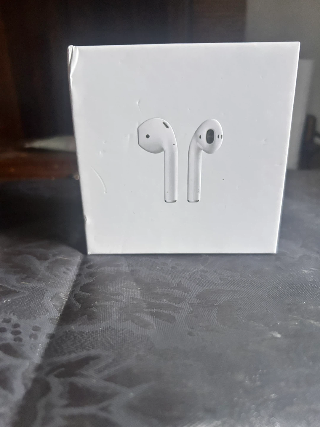 Apple AirPods (2nd Generation) Charging Case