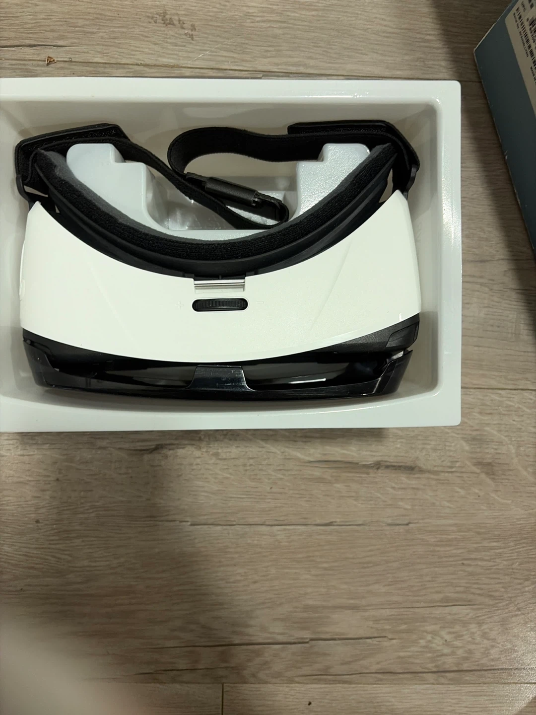 Samsung Gear VR Virtual Reality Headset SM-R322 - photo 5
