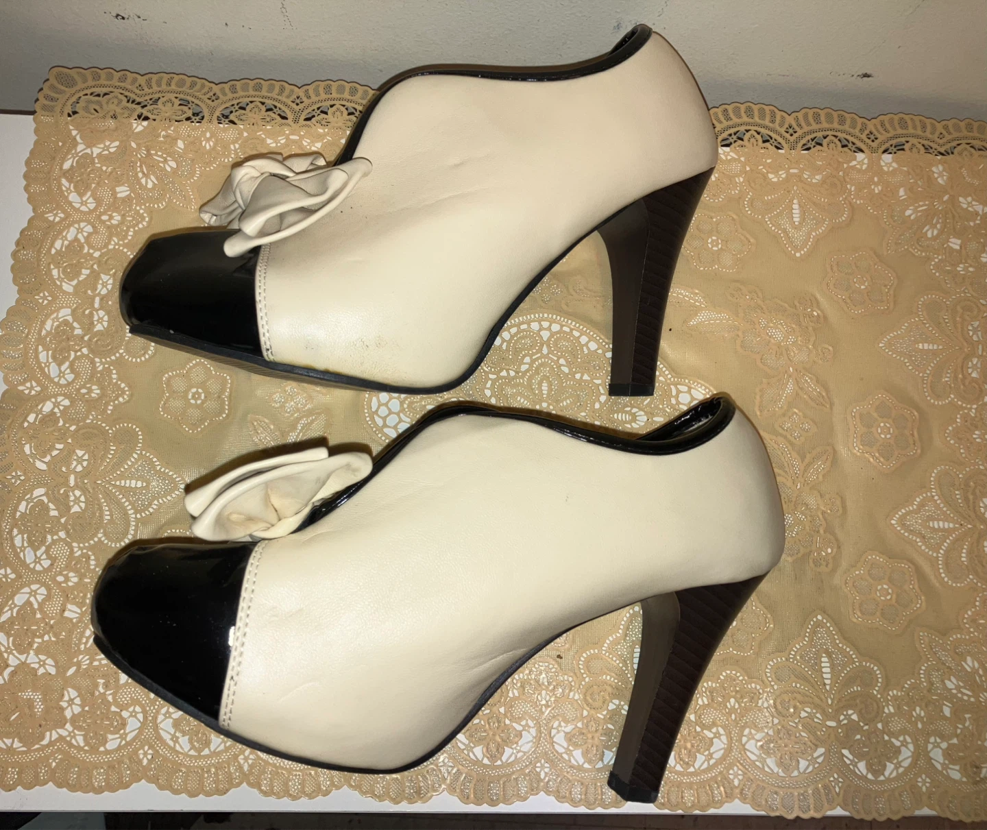 Cream and Black Cap Toe Bow Heels - photo 2