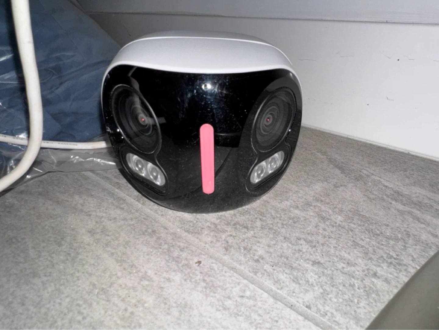 Lorex security camera,dual-lens Wi-Fi outdoor (Model W891UA-Z) - photo 4