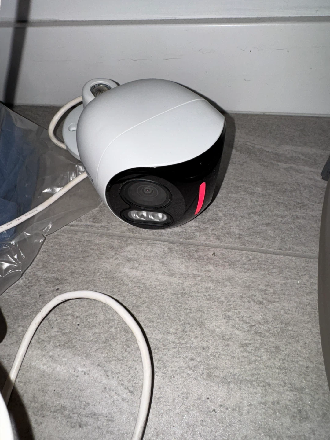 Lorex security camera,dual-lens Wi-Fi outdoor (Model W891UA-Z) - photo 3