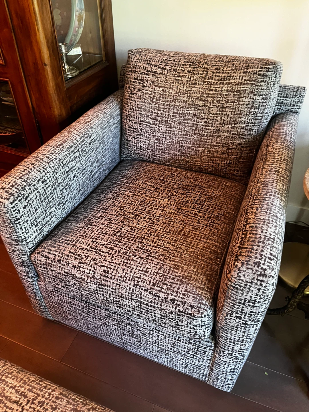 Accent Chair with Ottoman - photo 2