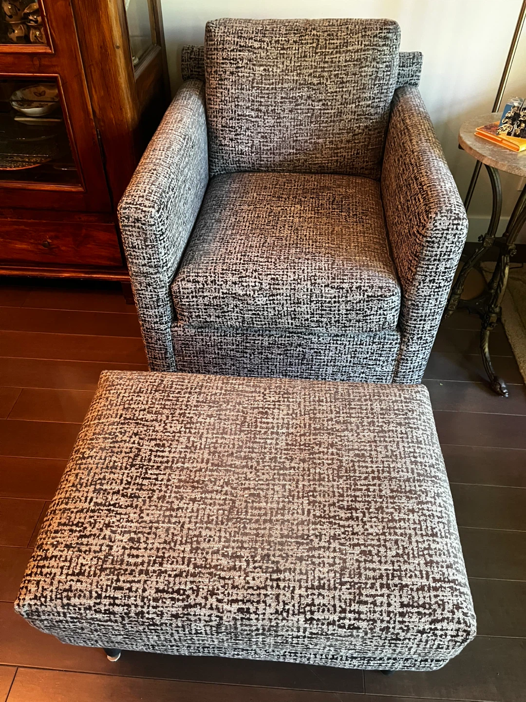 Accent Chair with Ottoman - photo 3