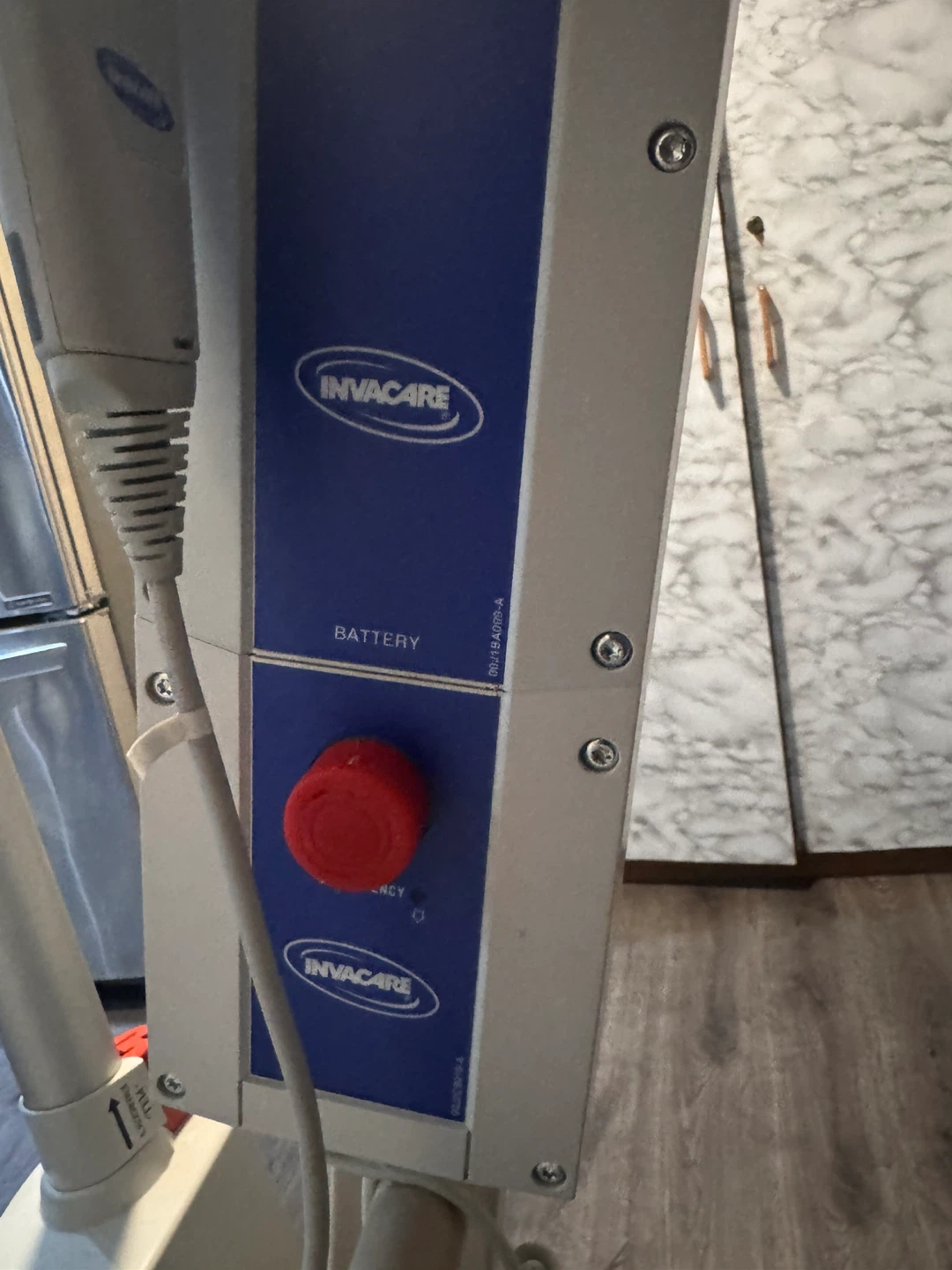 Invacare - Reliant 450 - Battery-Powered Patient Lift, White - photo 4