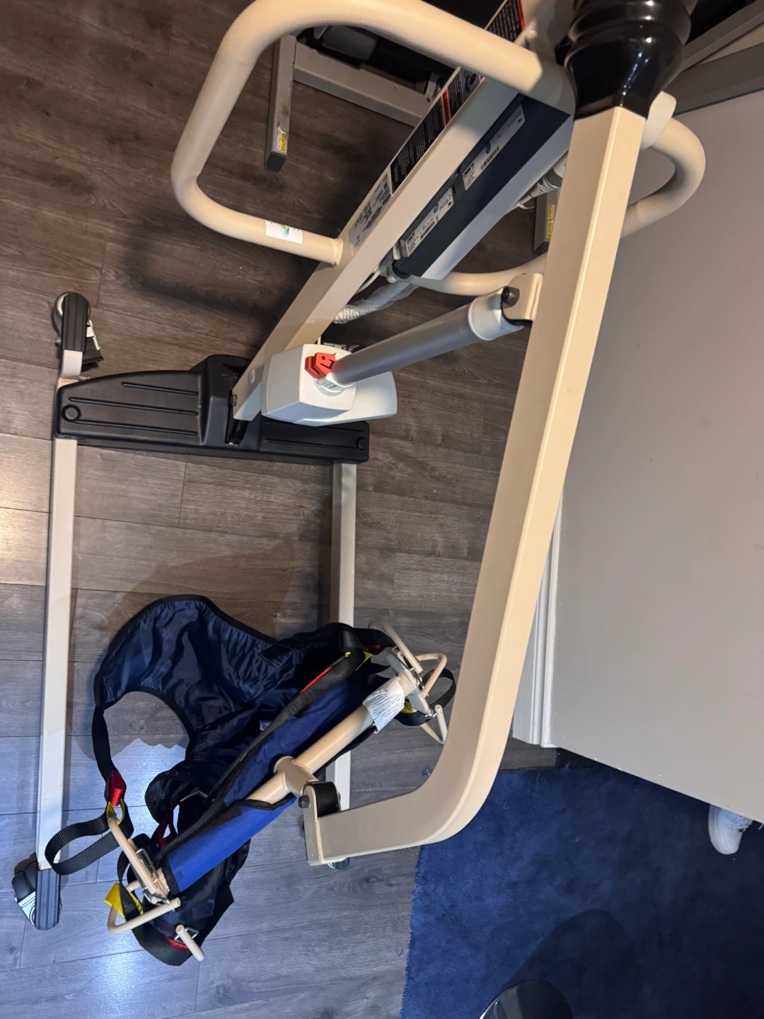 Invacare - Reliant 450 - Battery-Powered Patient Lift, White - photo 3
