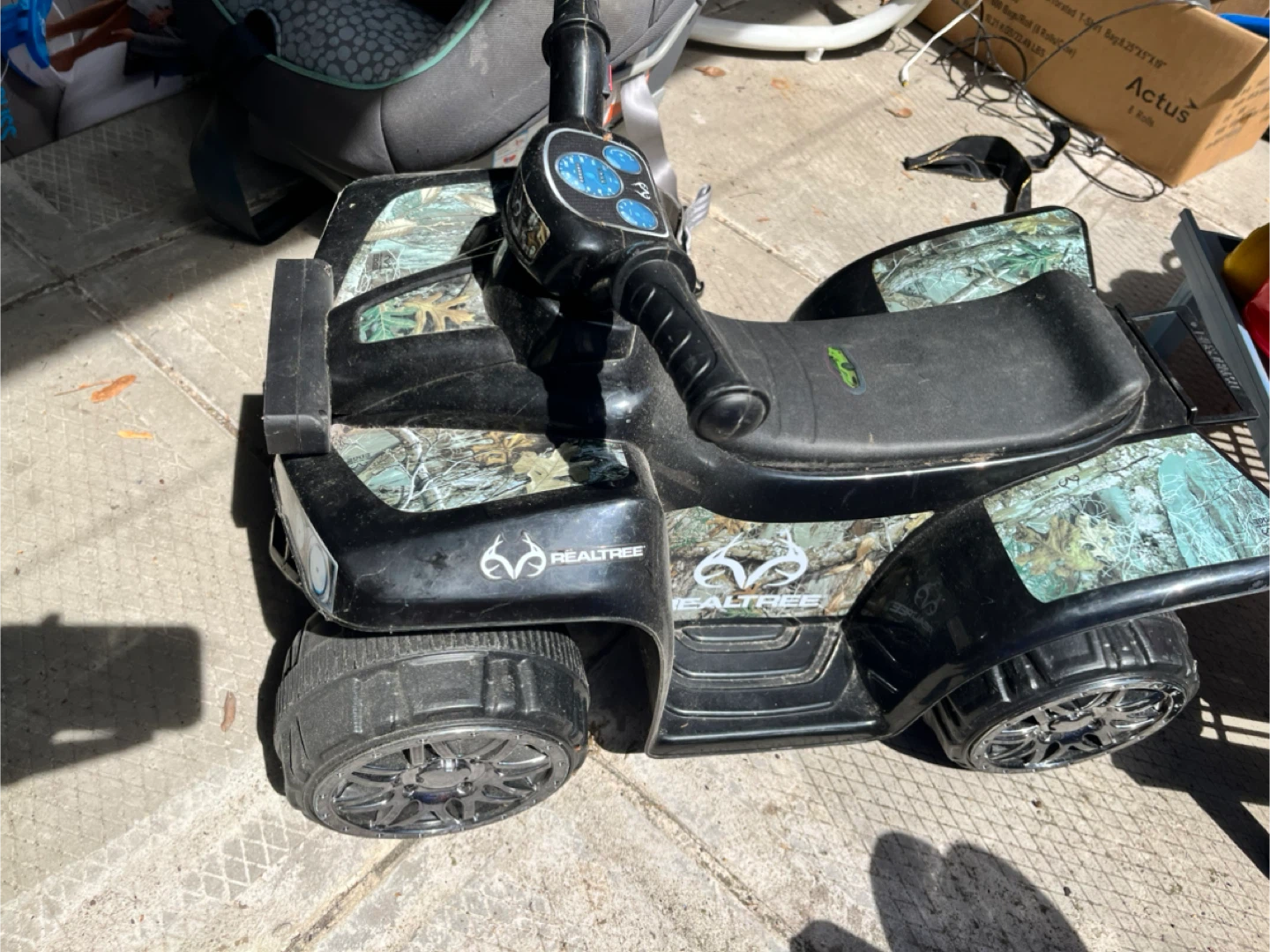 Kids Electric Ride-On ATV with charger - photo 2