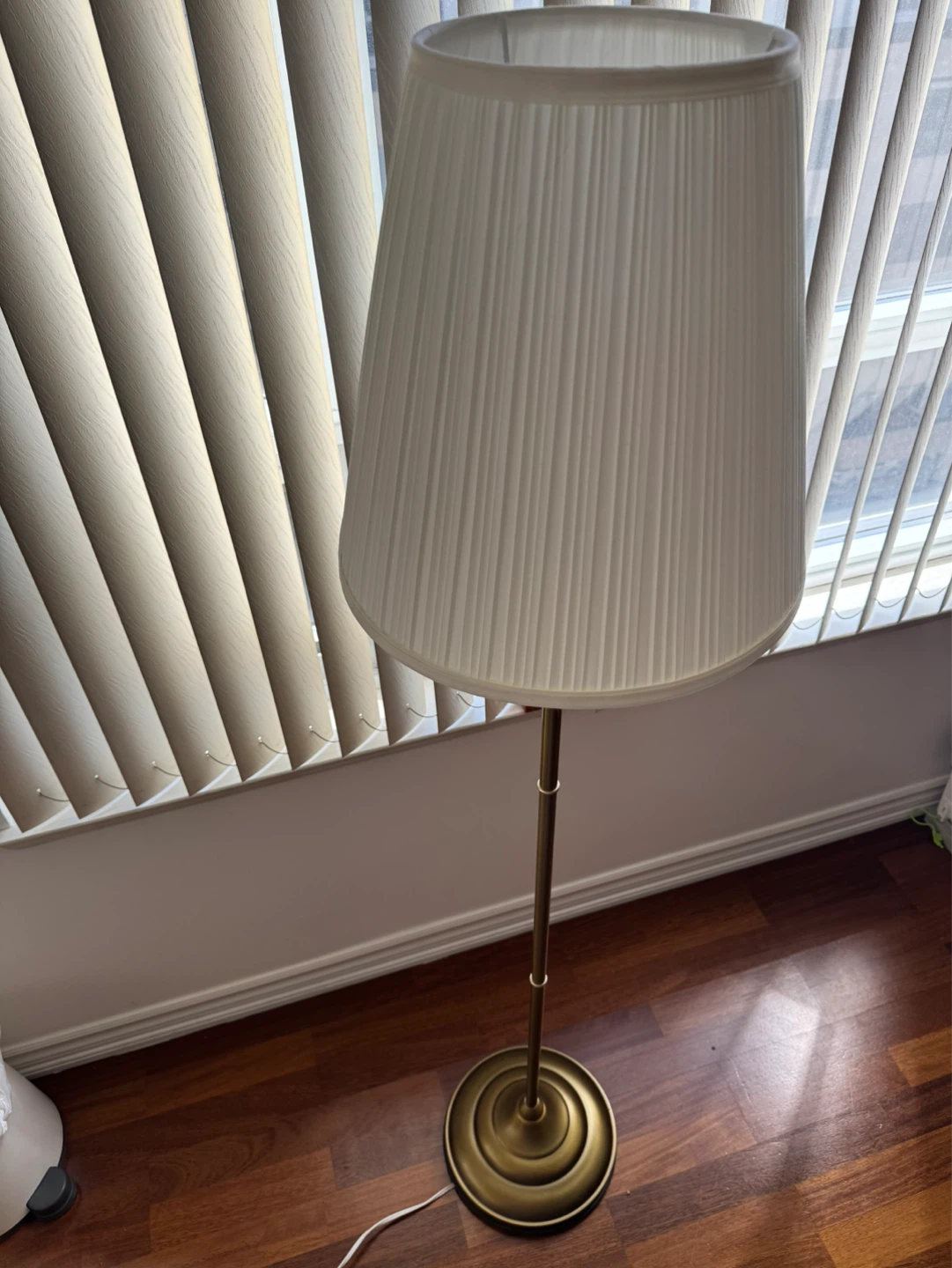 Pleated Shade Floor Lamp (ikea) - photo 3