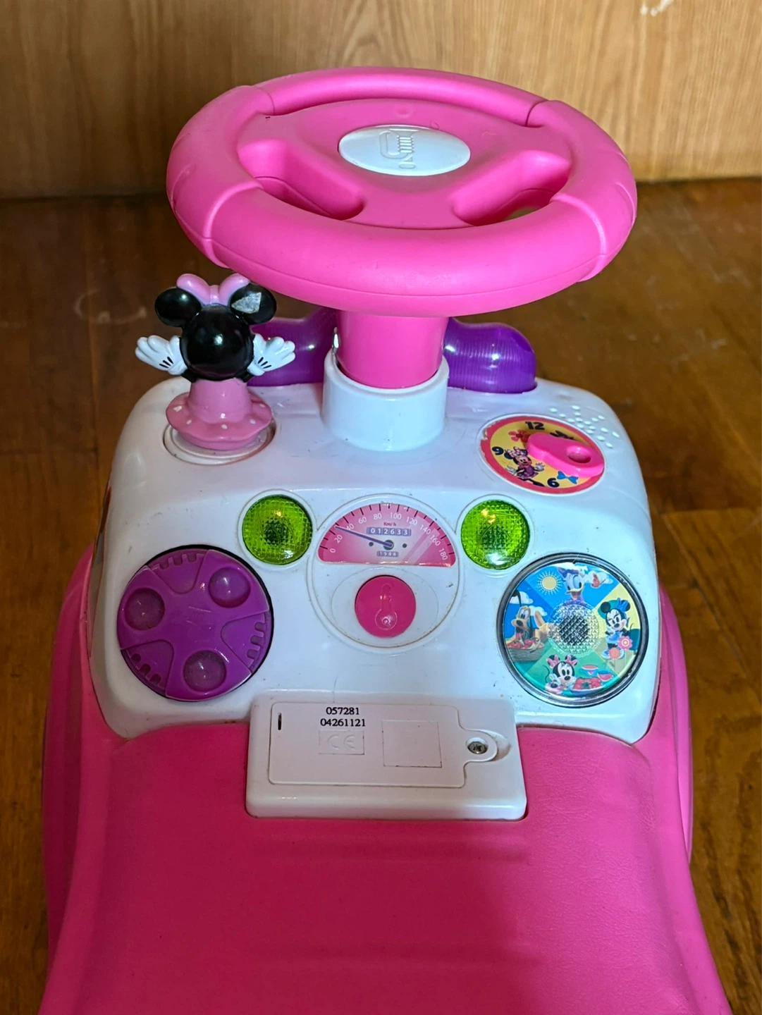 Disney Minnie Mouse Ride-On Car Toy - photo 3