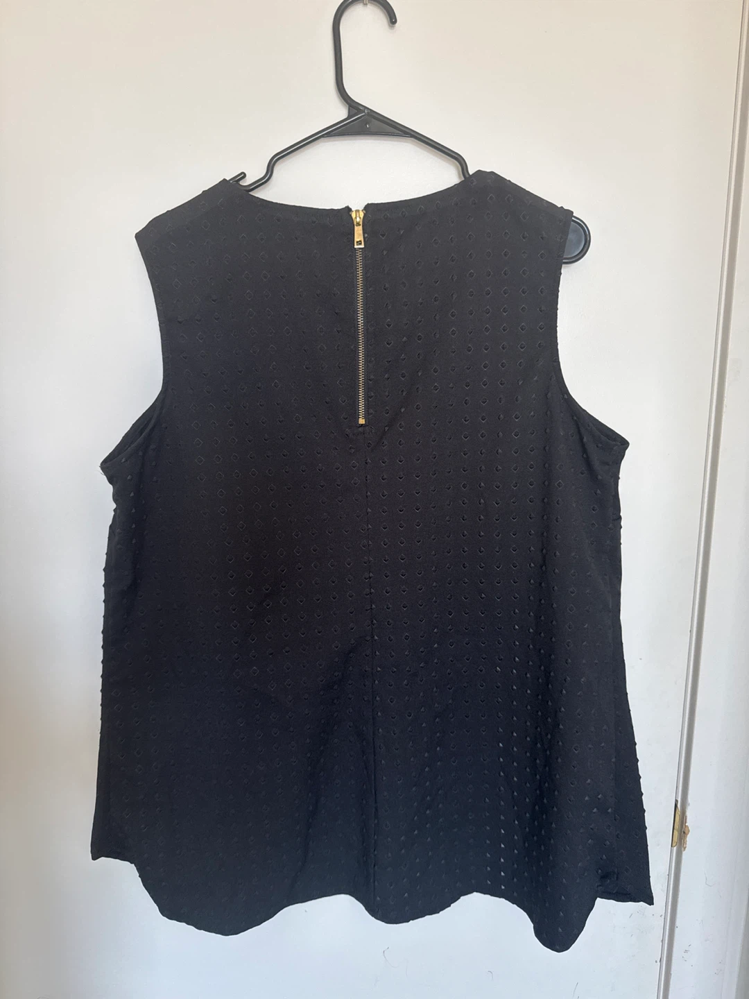 City Chic Black Sleeveless Textured Top - Size M - photo 3