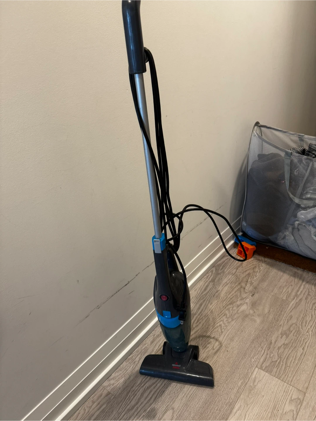 Bissell Stick Vacuum Cleaner 🌱 - photo 3