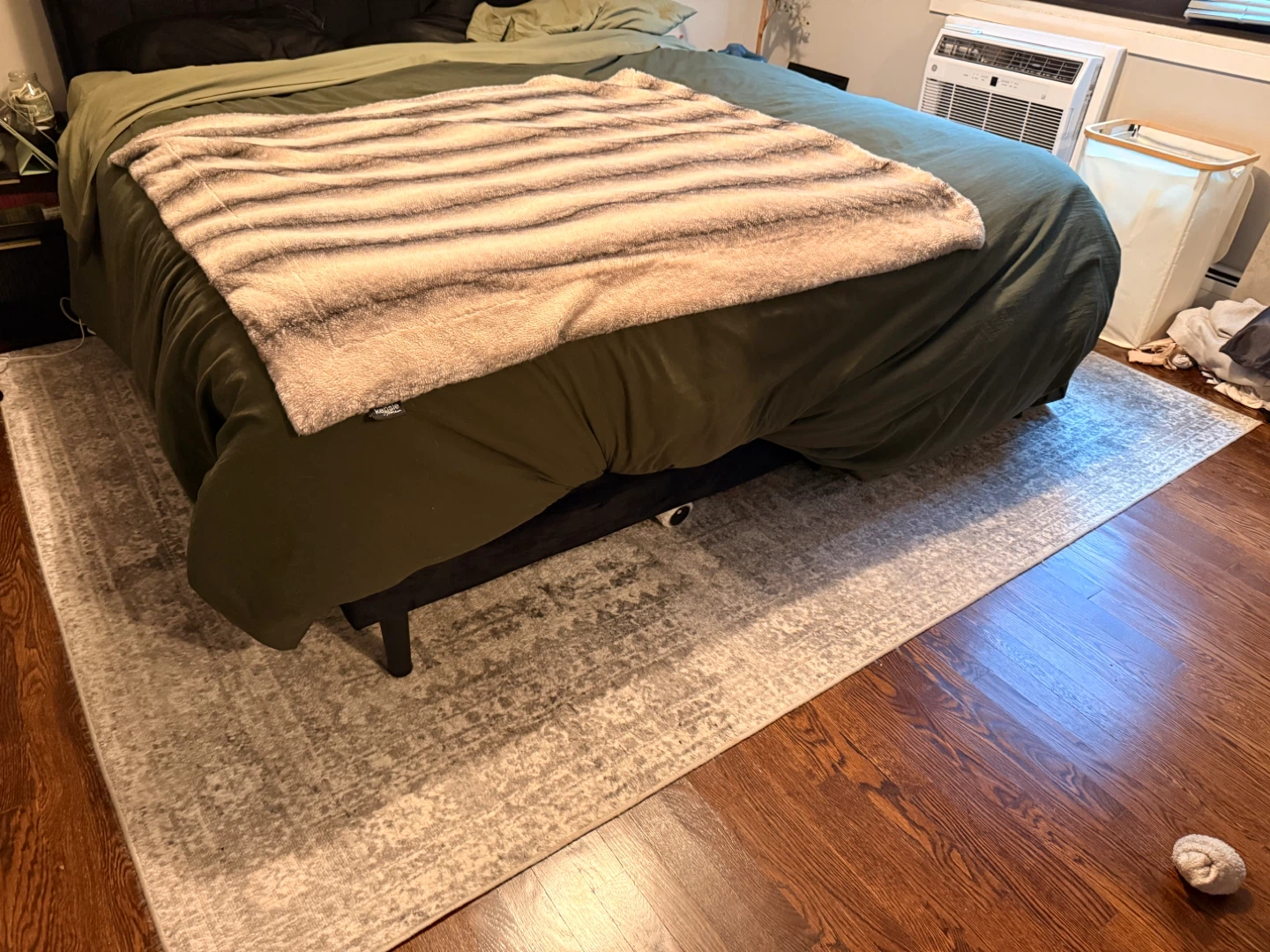 Medallion Area Rug - Gray/White - photo 4