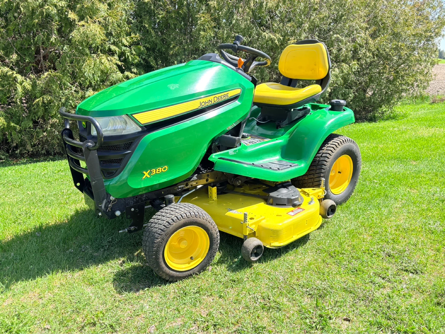 John Deere X380 Lawn Tractor - photo 4
