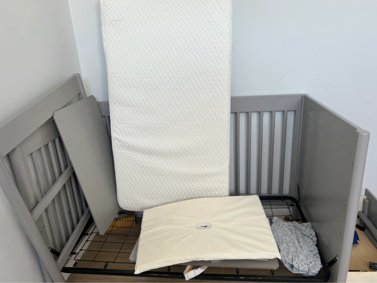 Grey Baby Crib with Mattress - photo 3