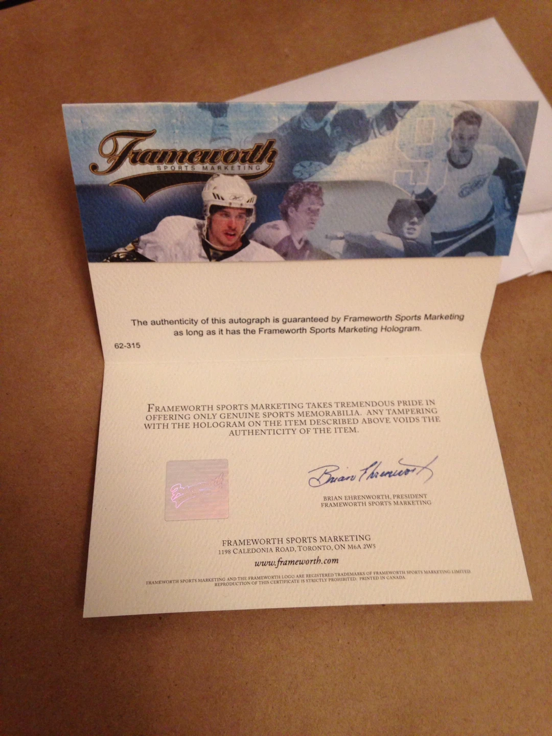 Framed Sidney Crosby Hat Trick on Hat Day Memorabilia - photo 2