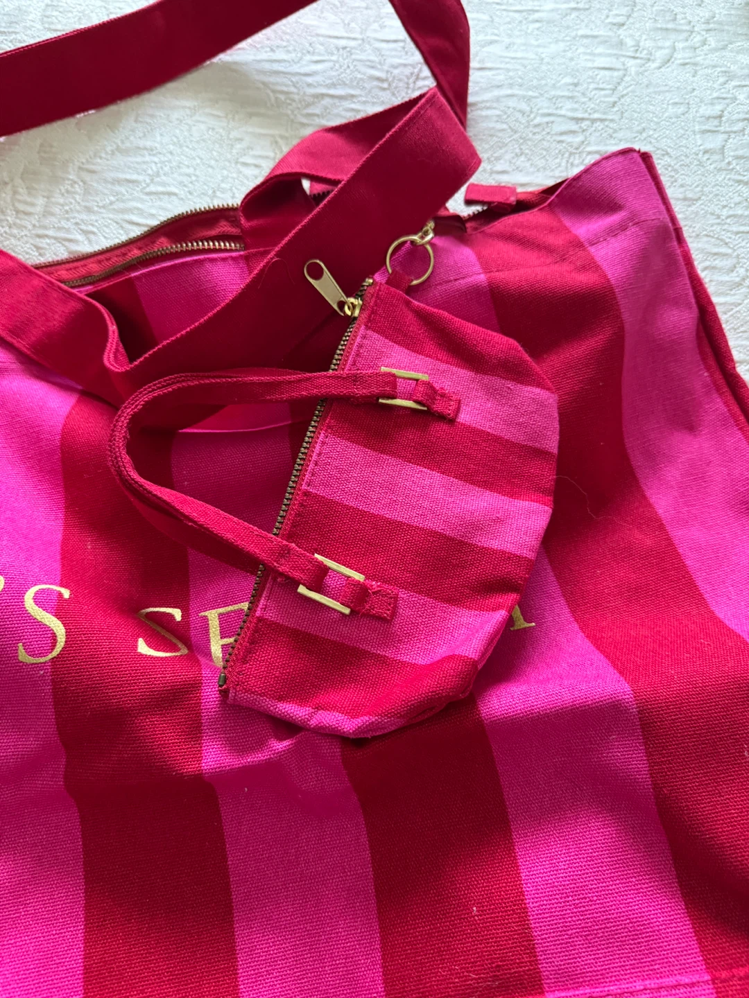 Brand New Victoria's Secret Pink & Red Striped Tote Bag 🌱 - photo 5
