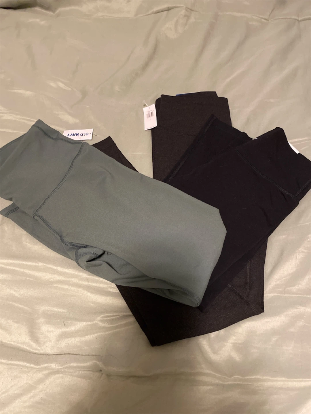 Old Navy Active Leggings - Black and Grey🌱