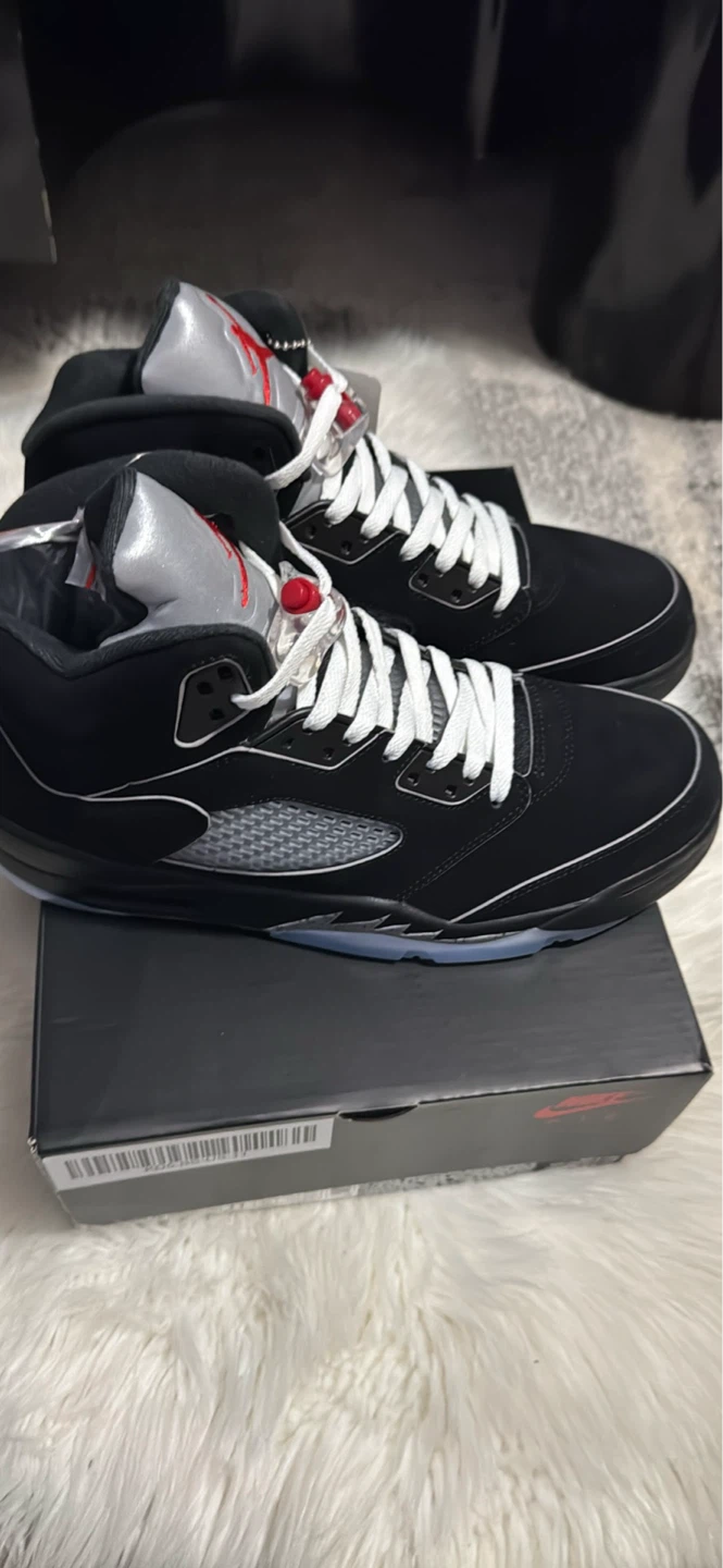 Air Jordan 5 Retro Black Metallic Silver SIZE 11 - photo 4