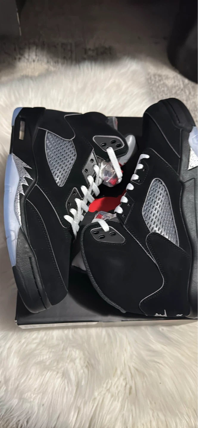 Air Jordan 5 Retro Black Metallic Silver SIZE 11
