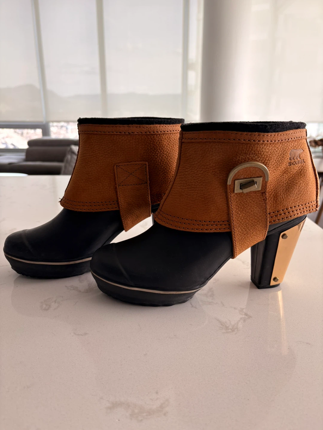 Sorel Black & Tan Leather Heeled Boots - photo 3