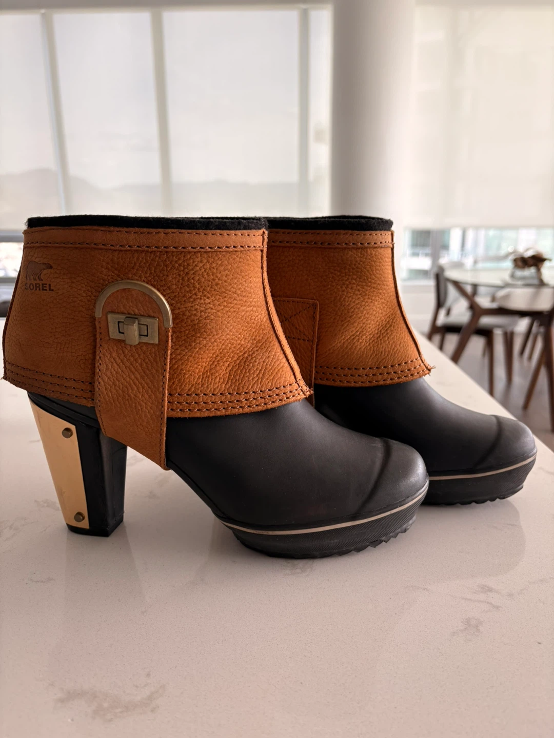 Sorel Black & Tan Leather Heeled Boots