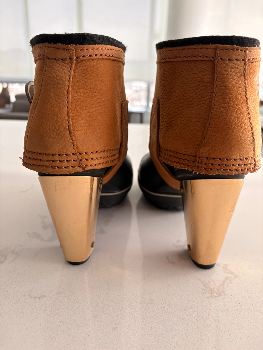 Sorel Black & Tan Leather Heeled Boots - photo 2