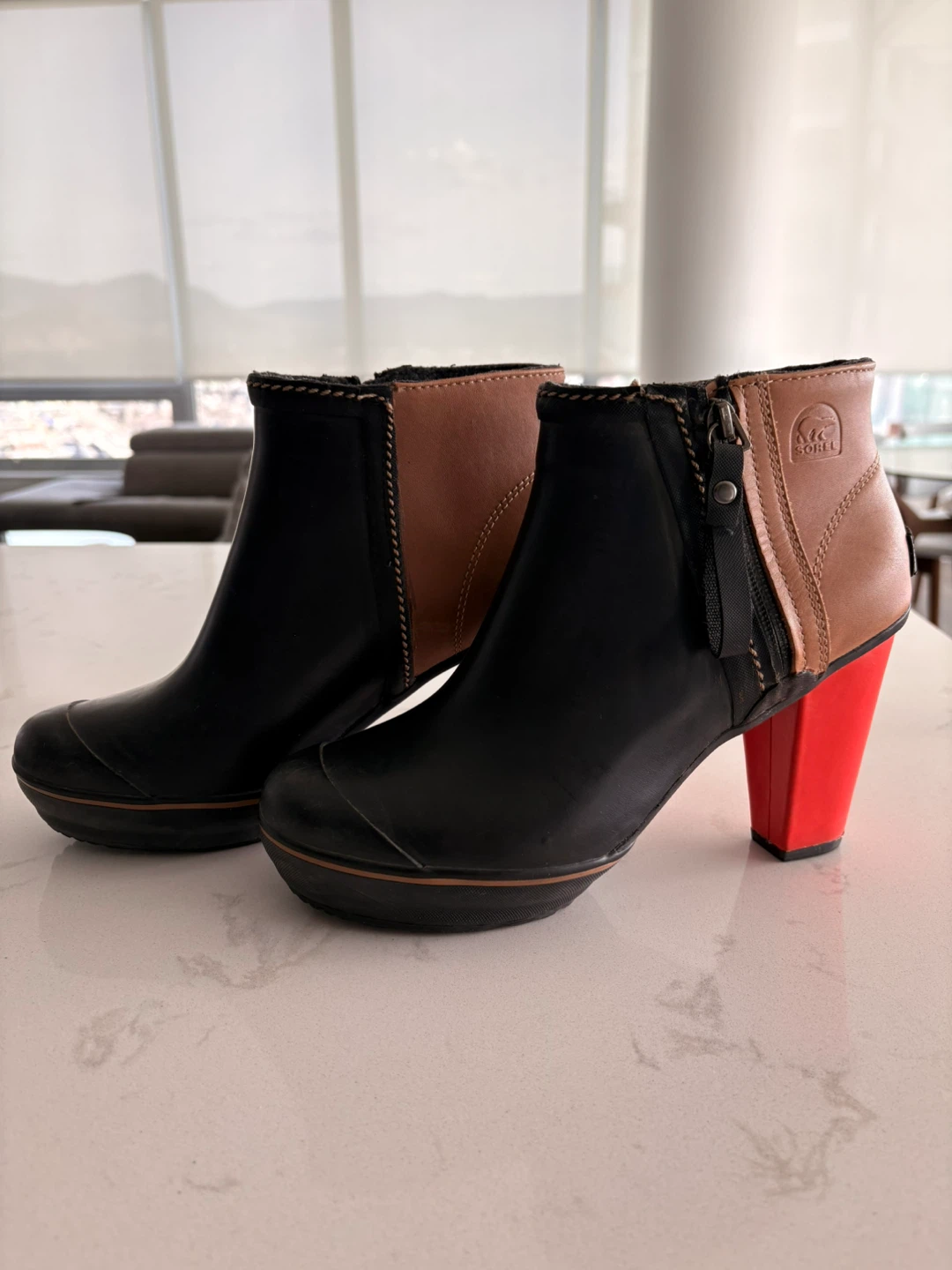 Sorel Ankle Boots with Red Heels Sz9.5