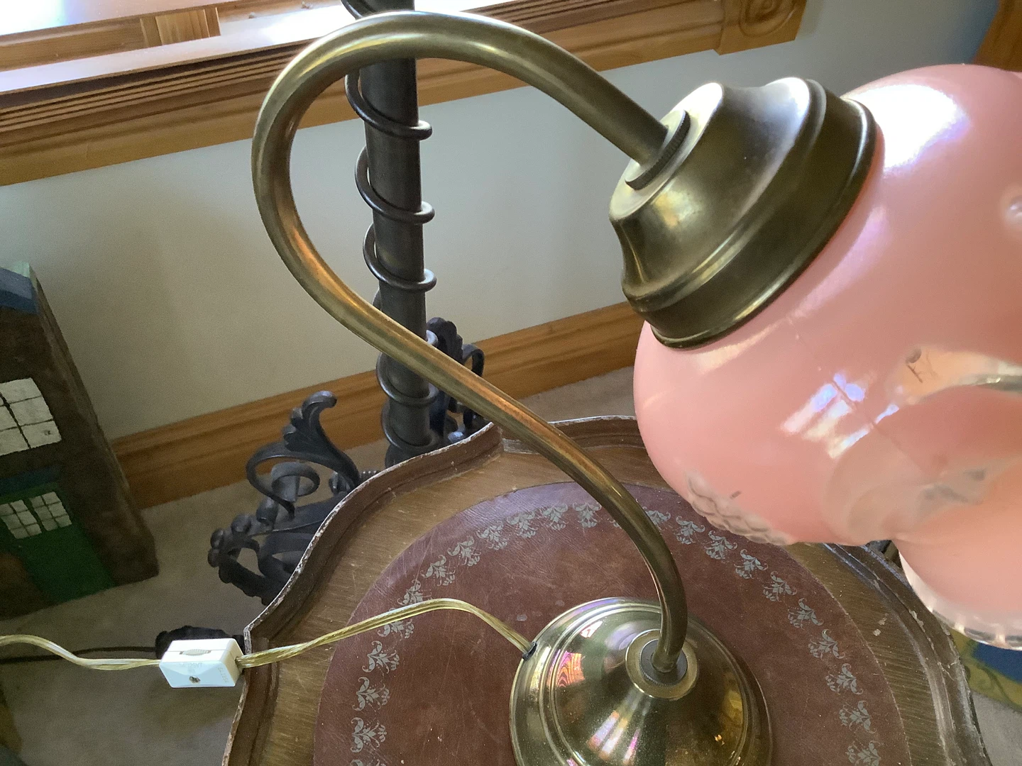 Art Deco Lamp Pink Ruffled Shade w Relief Patterns 🐞 - photo 5