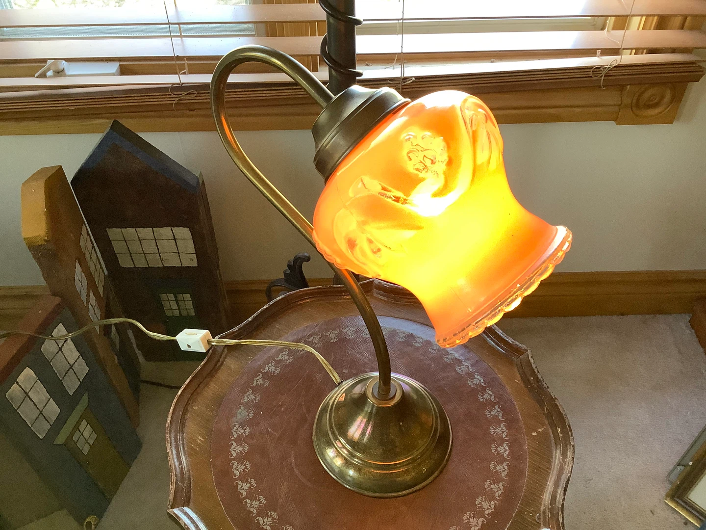 Art Deco Lamp Pink Ruffled Shade w Relief Patterns 🐞 - photo 3