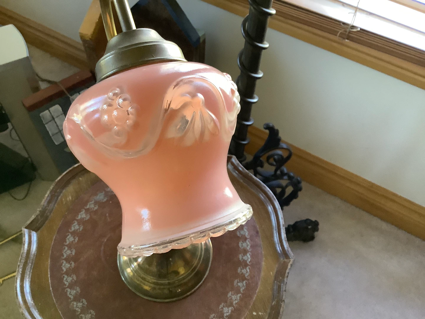 Art Deco Lamp Pink Ruffled Shade w Relief Patterns 🐞 - photo 2