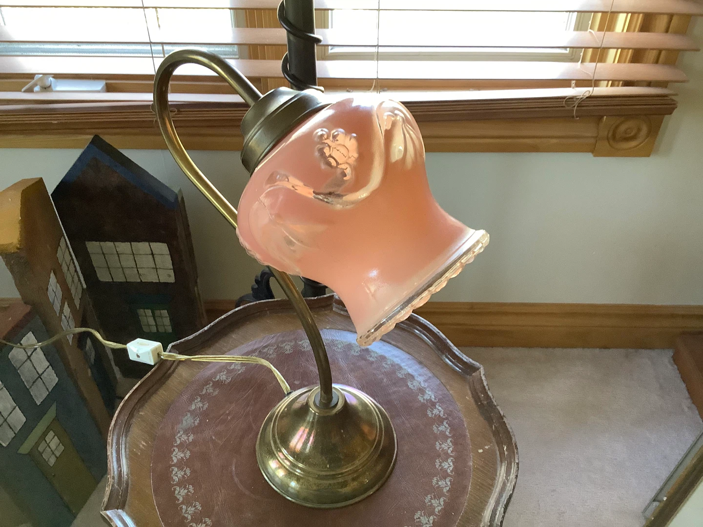 Art Deco Lamp Pink Ruffled Shade w Relief Patterns 🐞