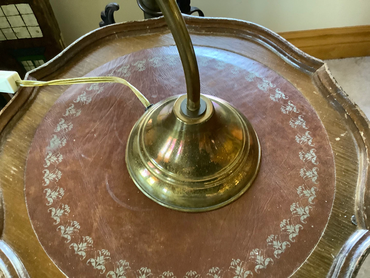 Art Deco Lamp Pink Ruffled Shade w Relief Patterns 🐞 - photo 4