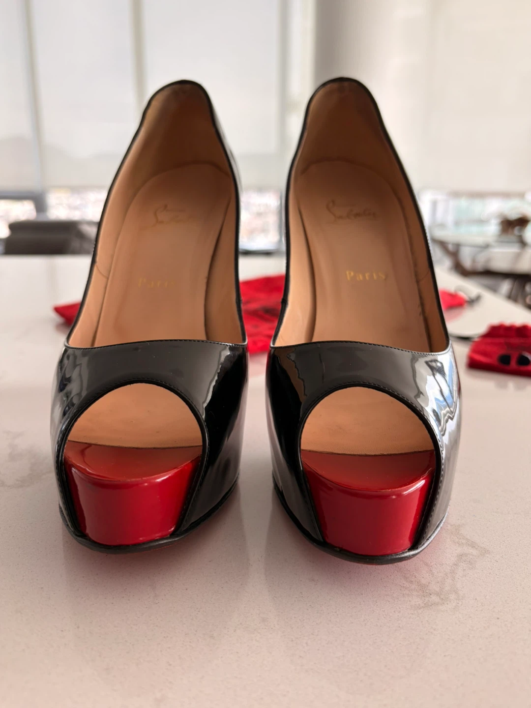Christian Louboutin Black Patent Peep-Toe Heels Sz41 - photo 2