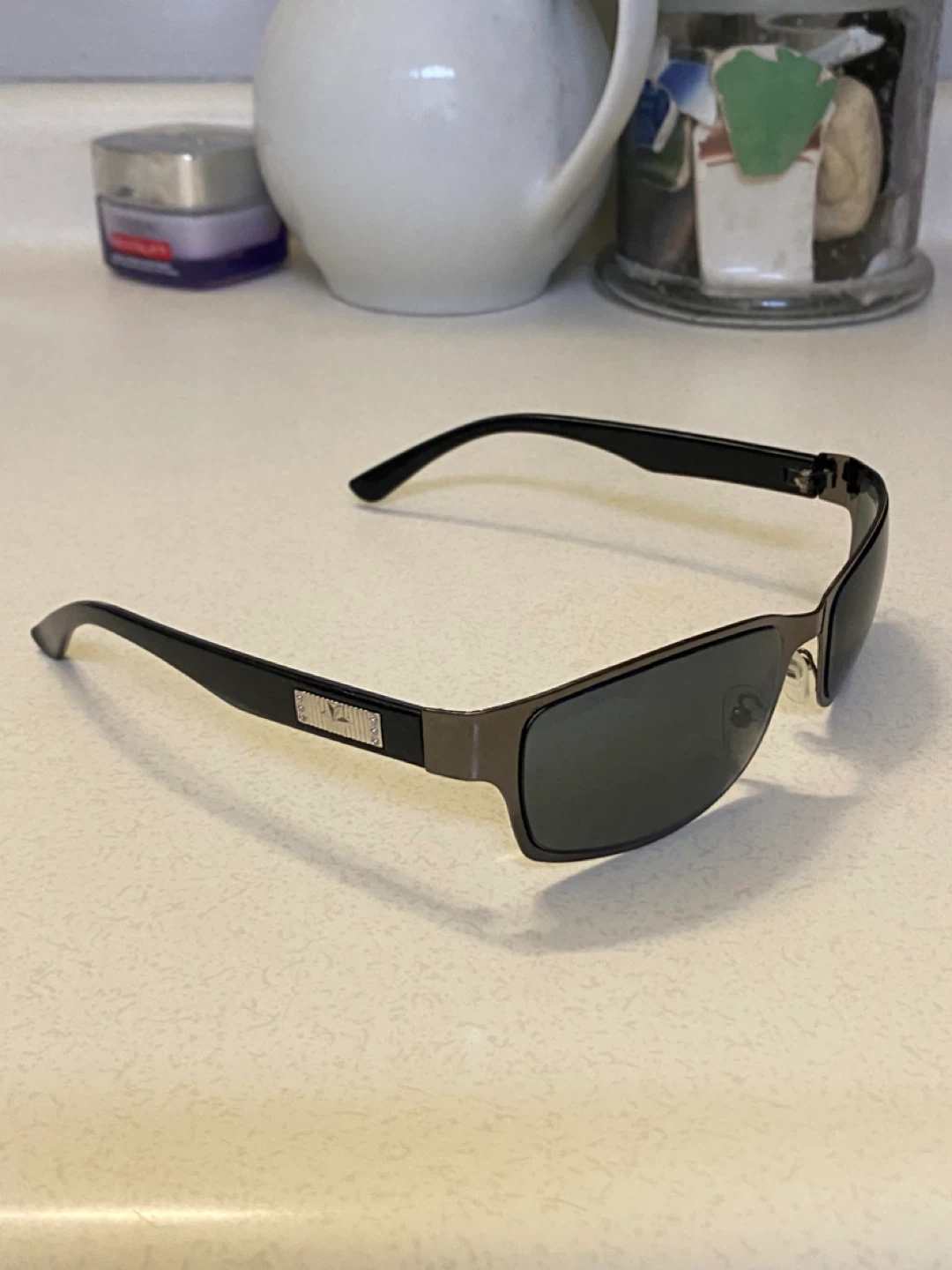 Black sunglasses - photo 2