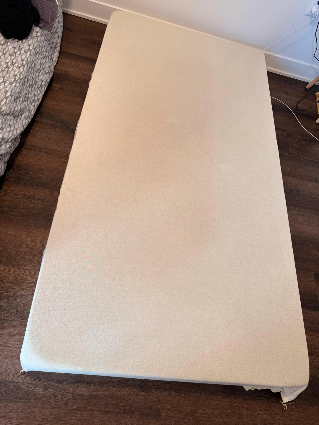 Twin mattress with bed frame