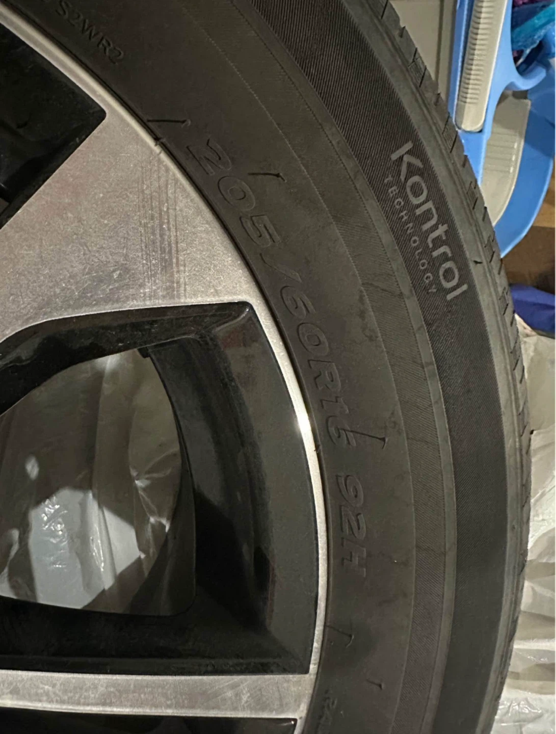 Hankook Kontrol Tire with Nissan Rim - photo 2
