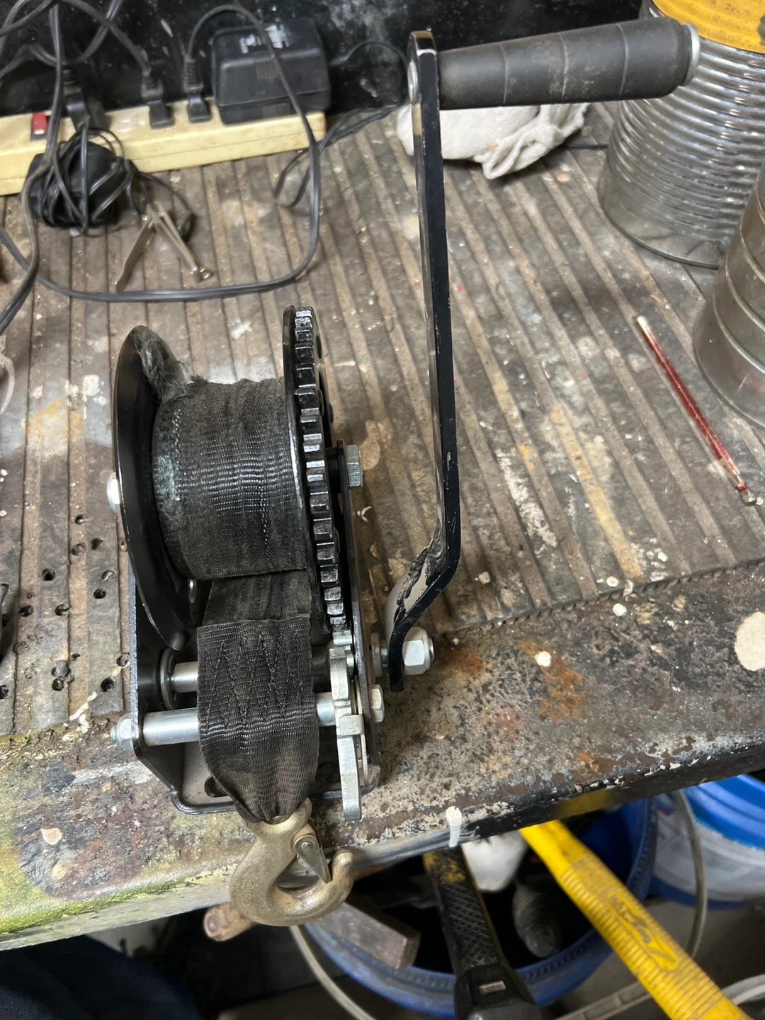 Rhino Winch 1,000 lb Capacity All Purpose Hand Winch - photo 2