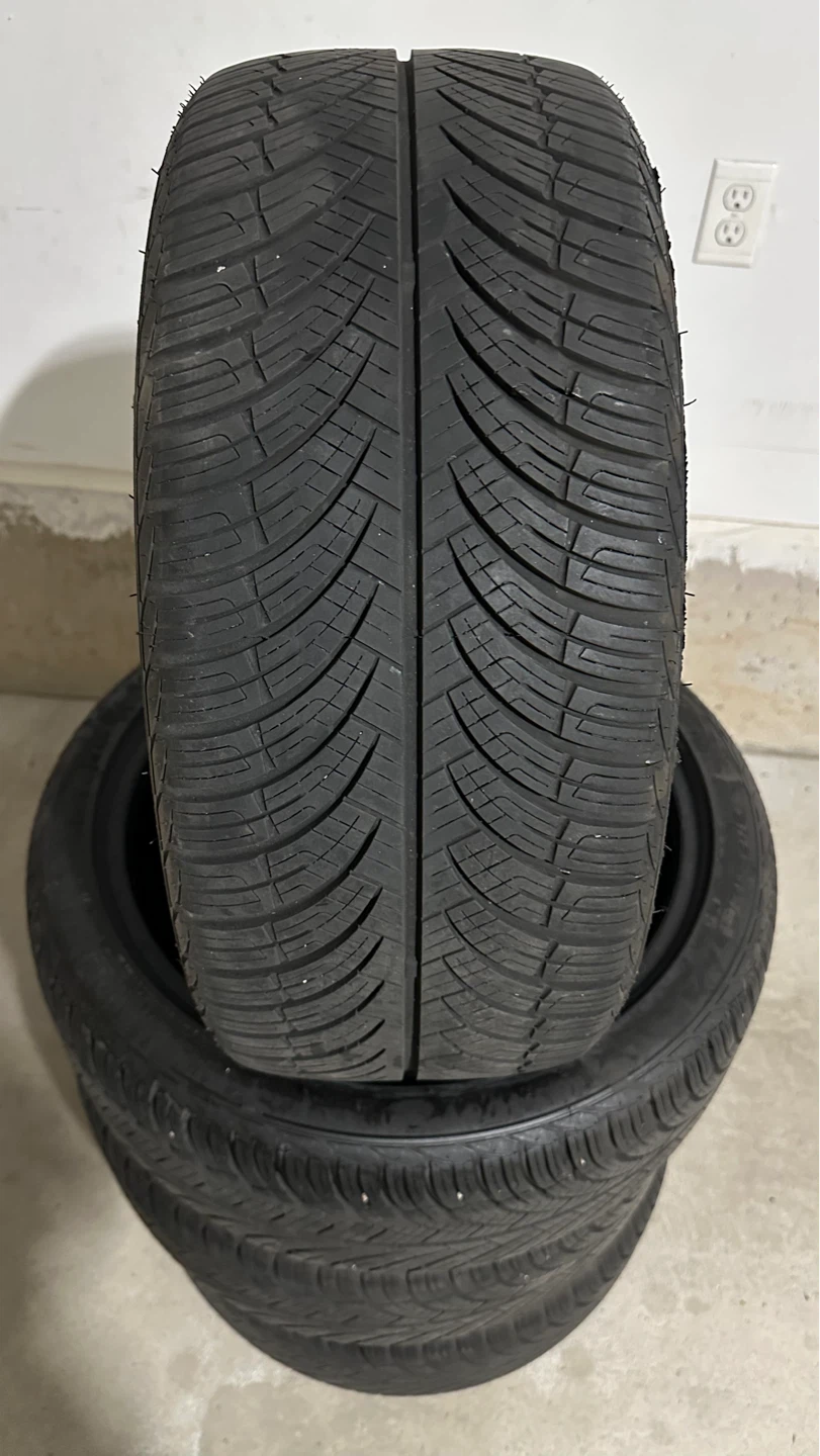 🌱 Set of 4 Tires - 225/40ZR18 92W XL