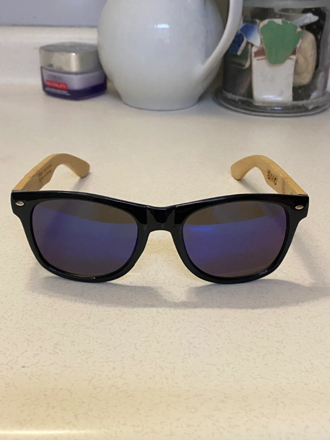Sunglasses with bamboo arms