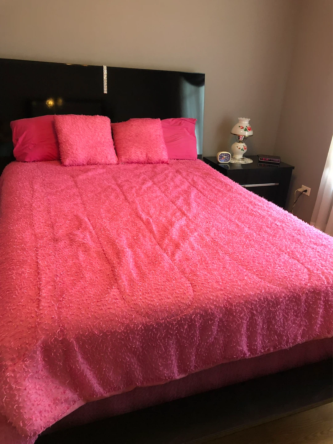 Queen Shaggy Chic Comforter - Pretty in Pink