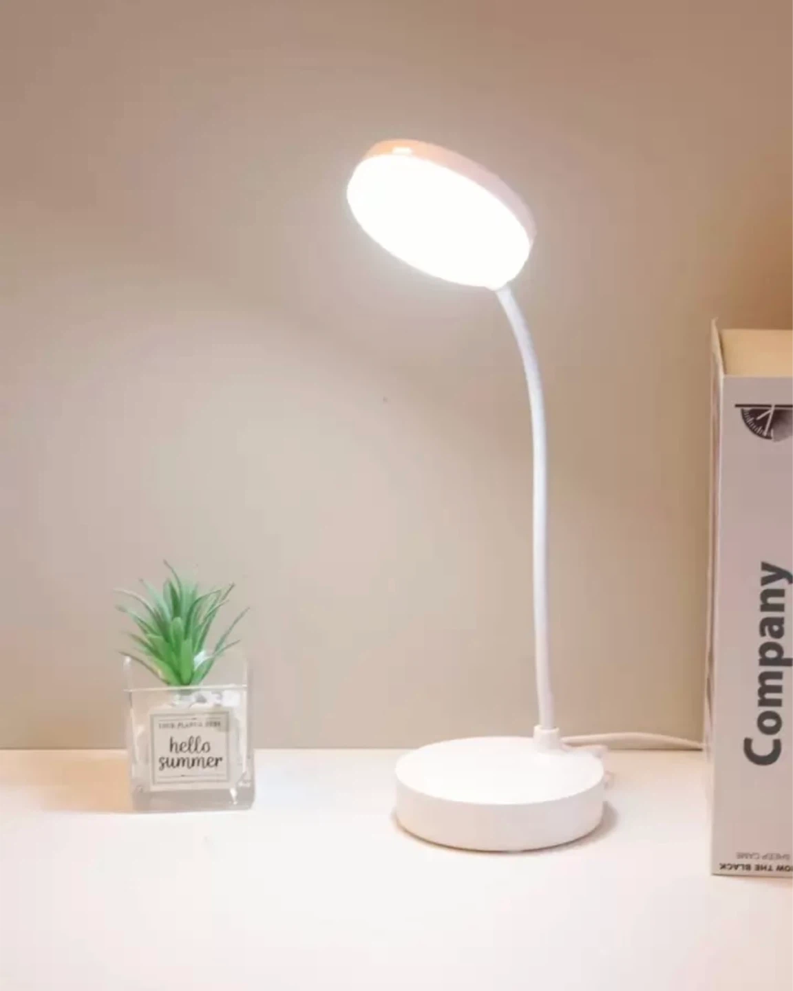 Desk Lamp - USB powered, Adjustable Light - photo 2