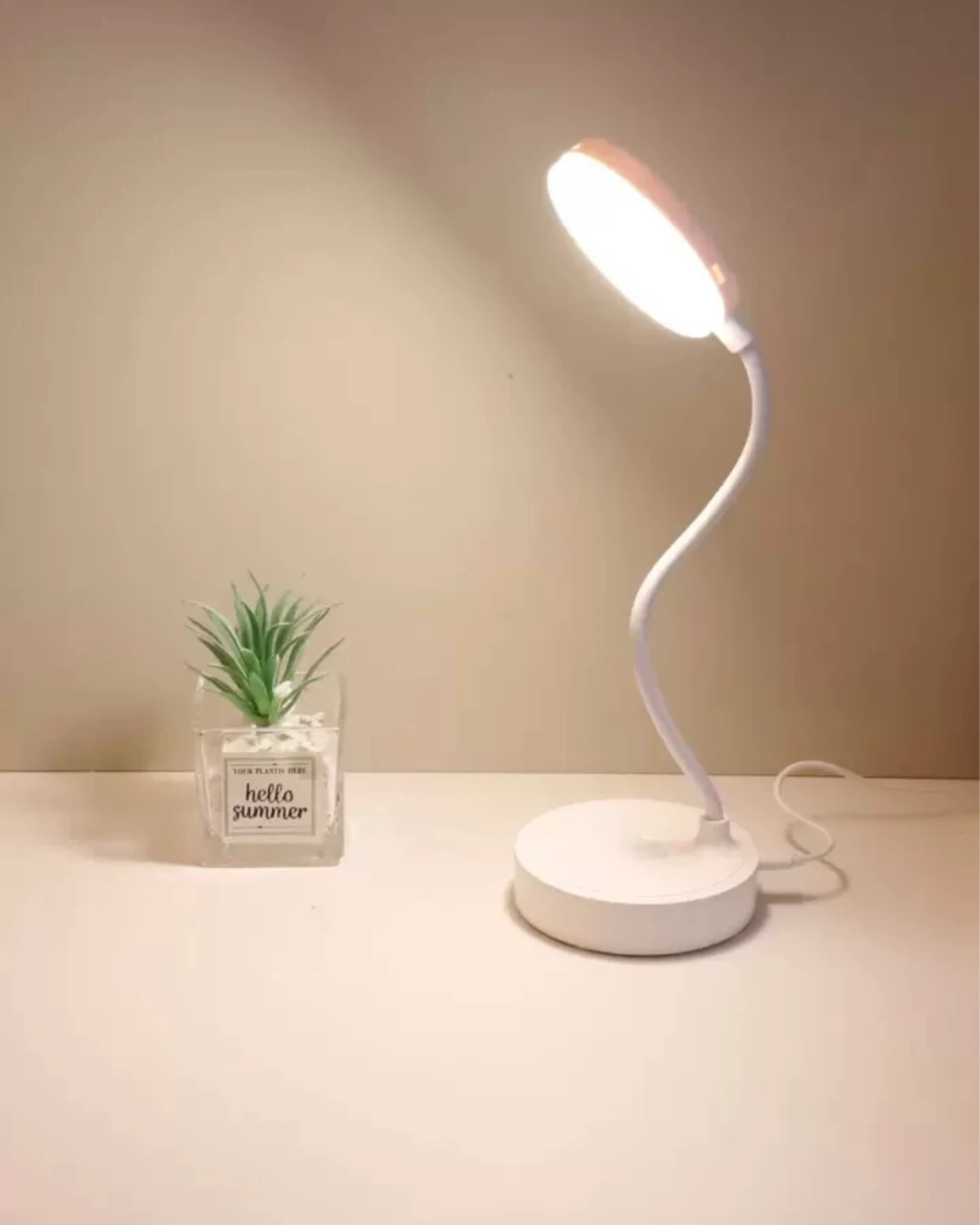 Desk Lamp - USB powered, Adjustable Light - photo 4