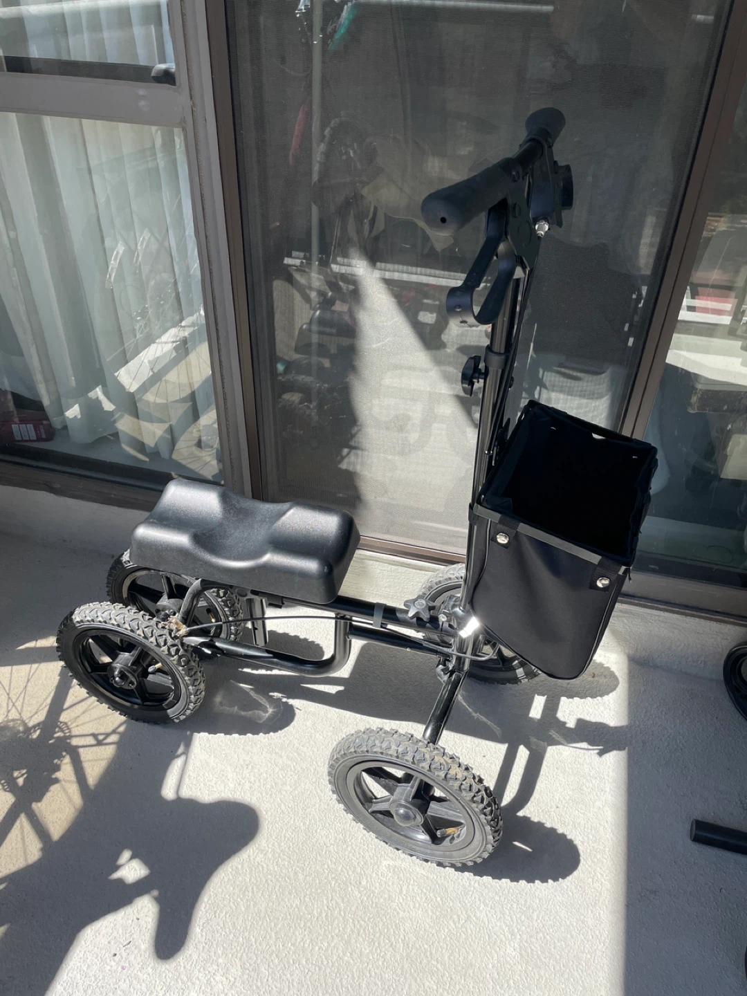 Knee walker by Vevor